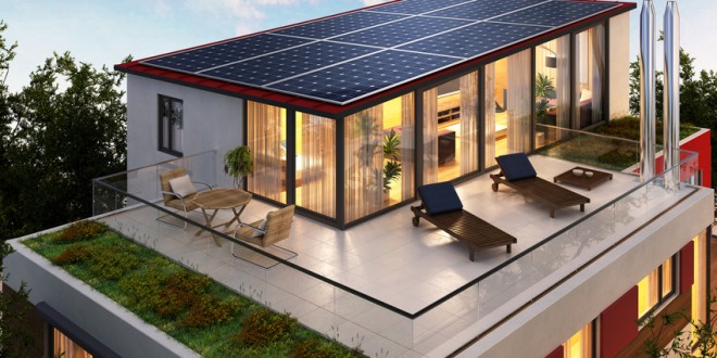 hus med solcellepanel på taket
